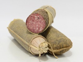 Salam de casa condimentat